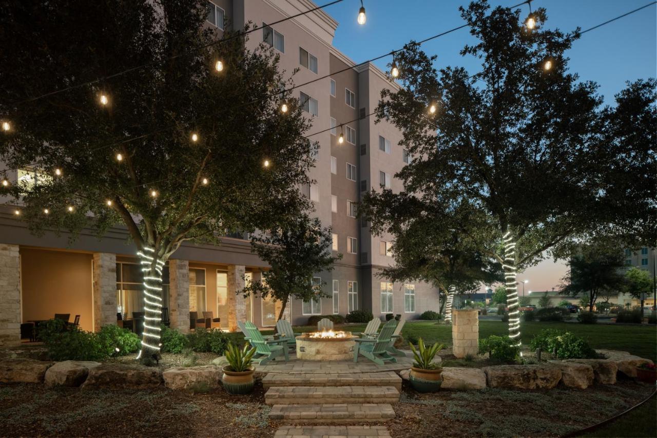 Residence Inn By Marriott San Antonio Six Flags At The Rim Bagian luar foto